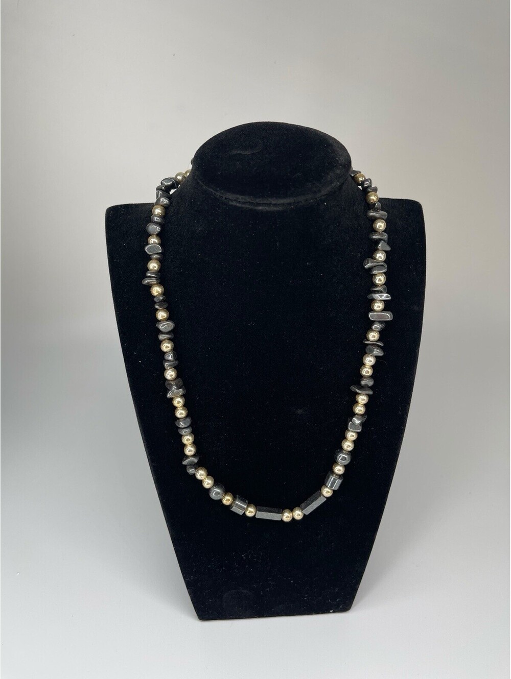 Vintage Hematite Chip Gold Tone Beaded Necklace 18in Geometric Accent